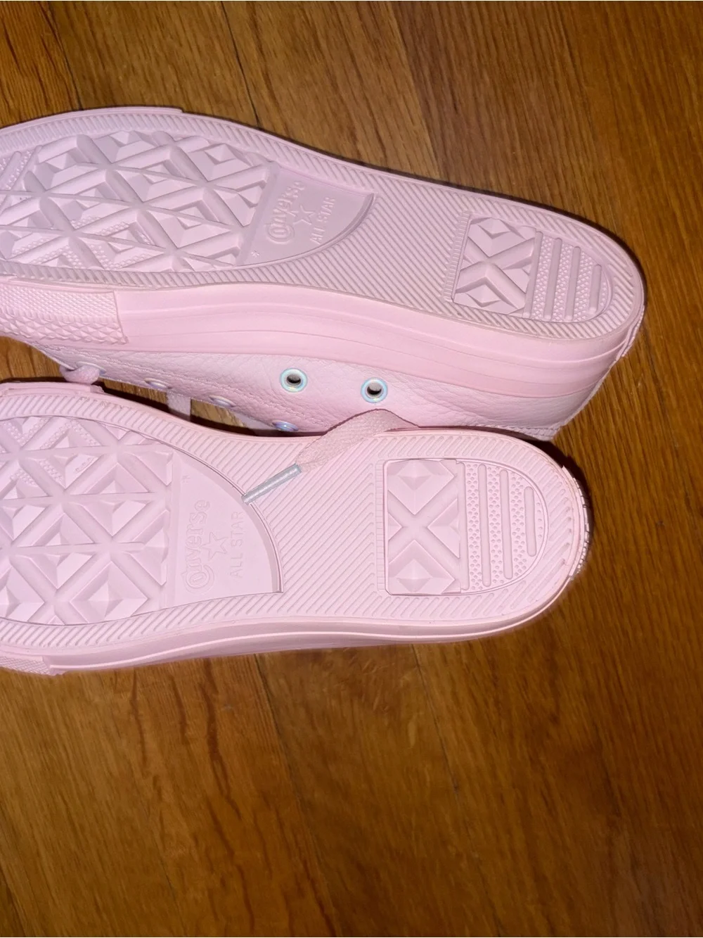 Kids Converse Pink Low-Top leather Sneakers, Never Worn
